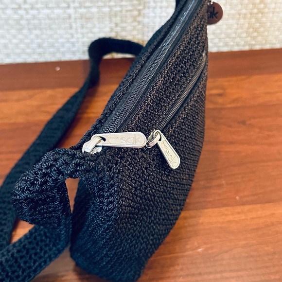 🌟HP🌟VTG 2000s The Sak Black Mini Crochet Shoulder Bag - Picture 2 of 10